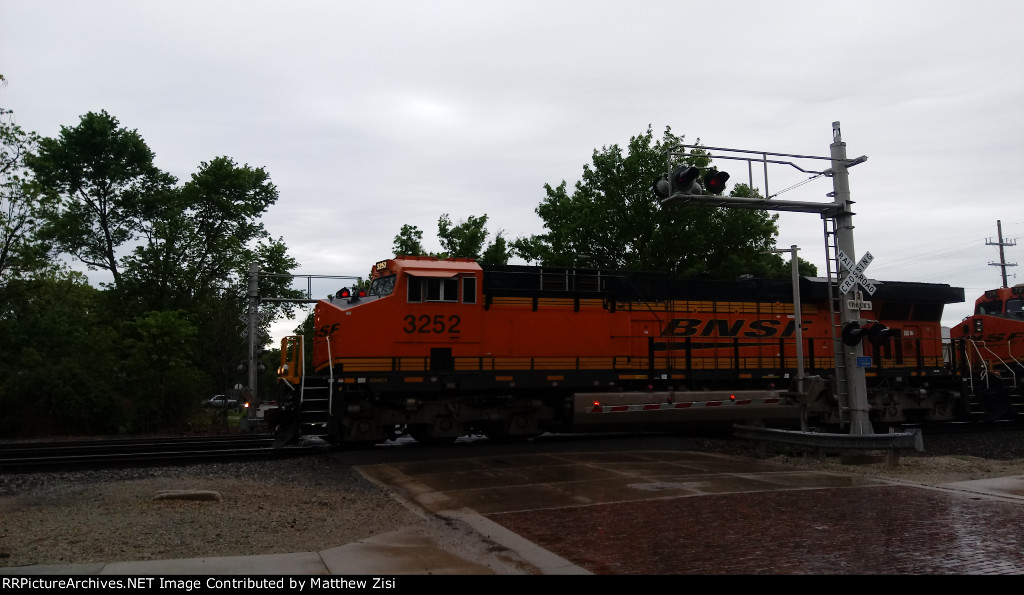 BNSF 3252